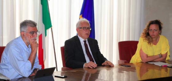 Piscina Bianchi, avviati interventi di messa in sicurezza dei controsoffitti (© Comune di Trieste) Piscina Bianchi, avviati interventi di messa in sicurezza dei controsoffitti (© Comune di Trieste)