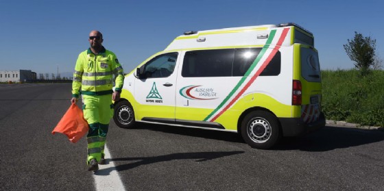 A23. Chiusura di 4 ore per rimozione struttura di Terna (© Autovie Venete) A23. Chiusura di 4 ore per rimozione struttura di Terna (© Autovie Venete)