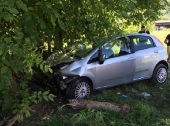 Gravissimo incidente tra Borgofranco e Ivrea, mamma e figlio in codice rosso