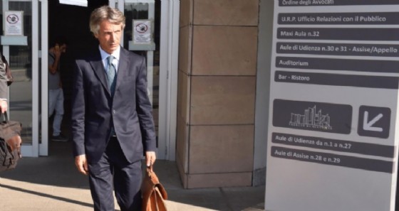 Mps: Stato è primo azionista. 5.500 esuberi, tagli a 600 filiali Mps: Stato è primo azionista. 5.500 esuberi, tagli a 600 filiali