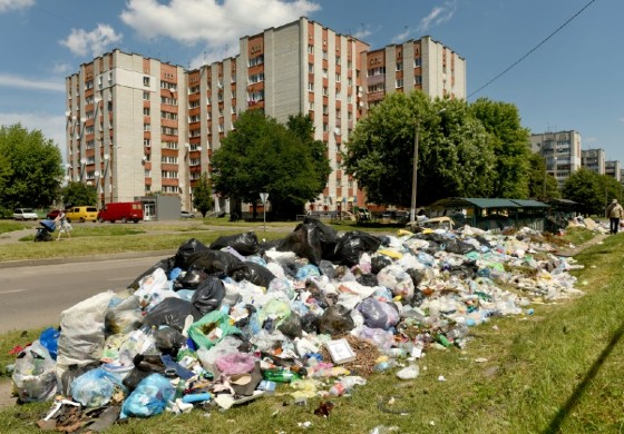 Trash piles in Lviv have built up due to an apparent political impasse between the Ukrainian government and the city's authorities