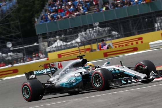 Hamilton al comando del Gran Premio di Gran Bretagna