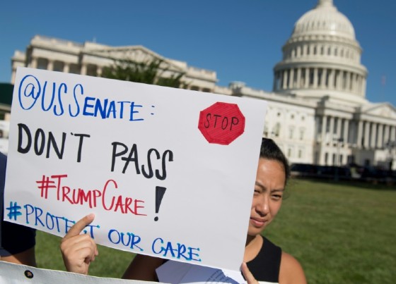 President Donald Trump's health care reform, the subject of frequent protests, is one of the pending issues forcing the US Senate to delay its summer break