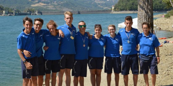 La squadra maschile e femminile insieme all'allenatrice Monica Facelli