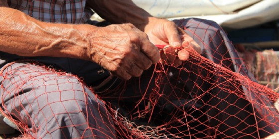 Va a pesca in mare di notte e trova un reperto di guerra (© Adobe Stock) Va a pesca in mare di notte e trova un reperto di guerra (© Adobe Stock)