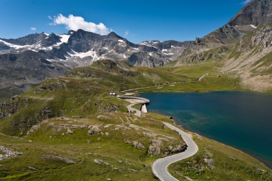 Il «Giro Lago Nordic Walking» a Ceresole Reale (© Shutterstock.com) Il «Giro Lago Nordic Walking» a Ceresole Reale (© Shutterstock.com)