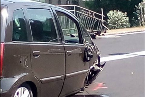 Una delle due auto coinvolte nell'incidente