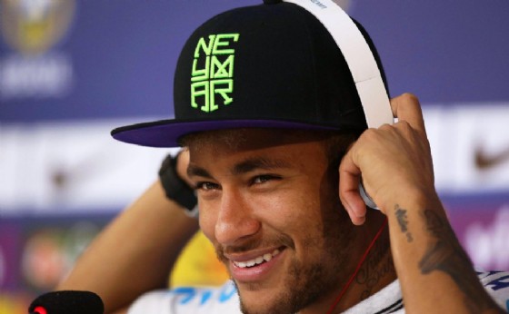 Neymar presentato al Parco dei Principi: