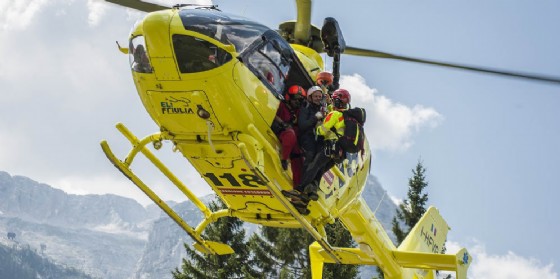 Recuperato parapedista caduto sulle alture del maniaghese (© Corpo Nazionale Soccorso Alpino e Speleologico) Recuperato parapedista caduto sulle alture del maniaghese (© Corpo Nazionale Soccorso Alpino e Speleologico)