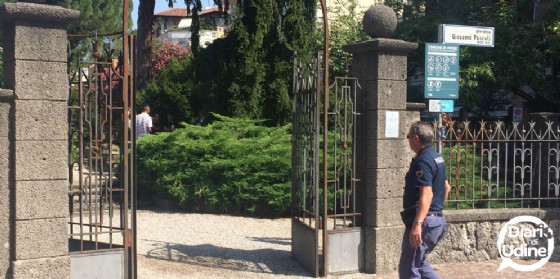 Spaccio nel parco in pieno giorno: la denuncia di un commerciante