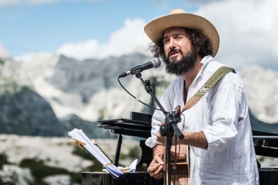 No Borders: 8 mila persone al rifugio Gilberti per Vinicio Capossela
