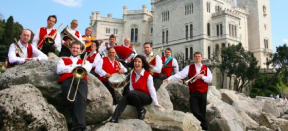 La Banda “Vecia Trieste” (© Associazione Musicale Folcloristica Triestina “Vecia Trieste”) La Banda “Vecia Trieste” (© Associazione Musicale Folcloristica Triestina “Vecia Trieste”)