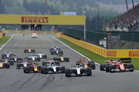 La partenza della gara a Spa-Francorchamps