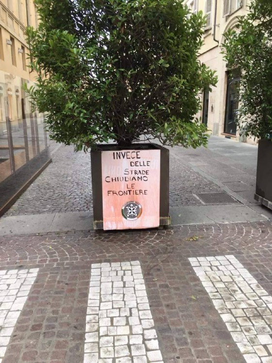 Un manifesto in via Lagrange
