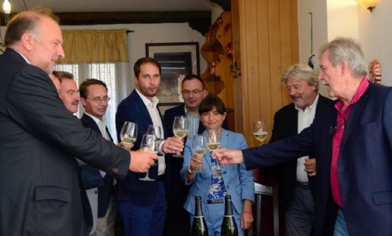 Brindisi con il prosecco
