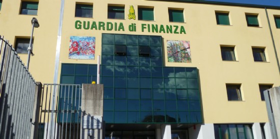 Visite della patente 'in nero': nascosti al fisco 1,8 milioni di euro (© Gdf) Visite della patente 'in nero': nascosti al fisco 1,8 milioni di euro (© Gdf)