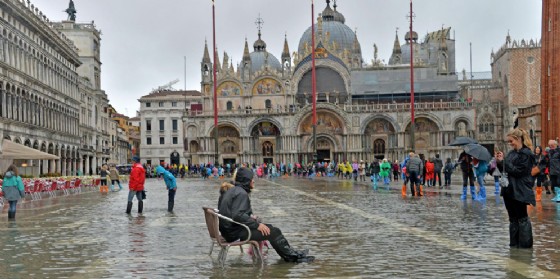 A Venezia torna l'acqua alta: marea a 103 centimetri