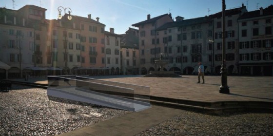 Via libera alla pedana per l'accesso facilitato a piazza San Giacomo