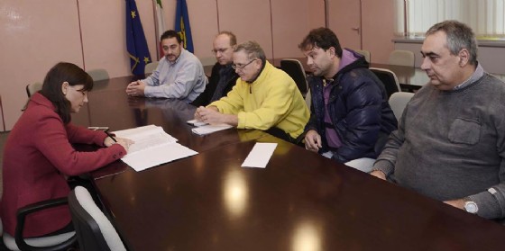 Debora Serracchiani (Presidente Regione Friuli Venezia Giulia) incontra rappresentanti sindacali di Leonardo Finmeccanica (© Foto Arc Montenero) Debora Serracchiani (Presidente Regione Friuli Venezia Giulia) incontra rappresentanti sindacali di Leonardo Finmeccanica (© Foto Arc Montenero)