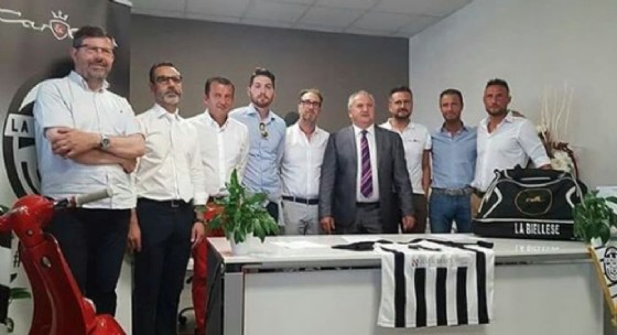 Dirigenti, mister e sponsor de La Biellese