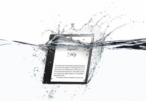 Kindle Oasis, Amazon presenta il nuovo lettore di eBook resistente all'acqua Kindle Oasis, Amazon presenta il nuovo lettore di eBook resistente all'acqua