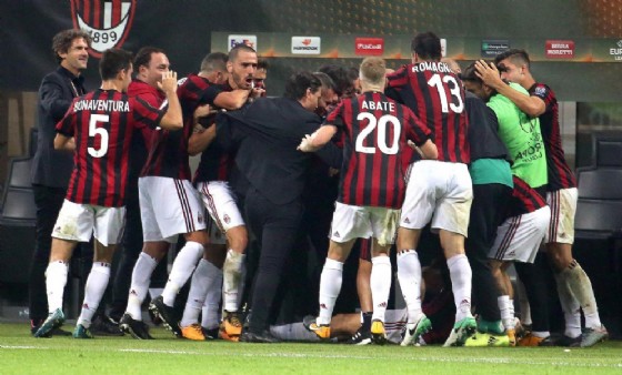 Cutrone difende Bonucci: 'Per noi è un leader' Cutrone difende Bonucci: 'Per noi è un leader'
