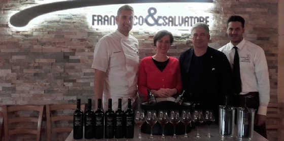 I maestri pizzaioli Francesco e Salvatore Salvo incontrano i vini Gravner (© Salvo Pizzaioli) I maestri pizzaioli Francesco e Salvatore Salvo incontrano i vini Gravner (© Salvo Pizzaioli)