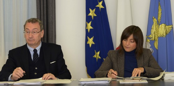 Sergio Bolzonello (Vicepresidente Regione FVG e assessore Attività produttive, Turismo e Cooperazione) e Debora Serracchiani (Presidente Regione Friuli Venezia Giulia) durante la riunione della Giunta regionale (© Foto Arc Montenero) Sergio Bolzonello (Vicepresidente Regione FVG e assessore Attività produttive, Turismo e Cooperazione) e Debora Serracchiani (Presidente Regione Friuli Venezia Giulia) durante la riunione della Giunta regionale (© Foto Arc Montenero)