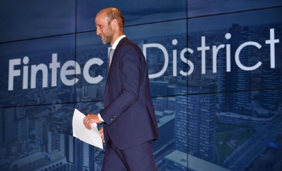 Il Ceo di Banca Sella, Pietro Sella, all'inaugurazione del Milan Fintech District (ANSA/ DANIEL DAL ZENNARO) (© ANSA) Il Ceo di Banca Sella, Pietro Sella, all'inaugurazione del Milan Fintech District (ANSA/ DANIEL DAL ZENNARO) (© ANSA)