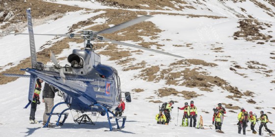 Immagine di repertorio con l'elicottero della Protezione Civile