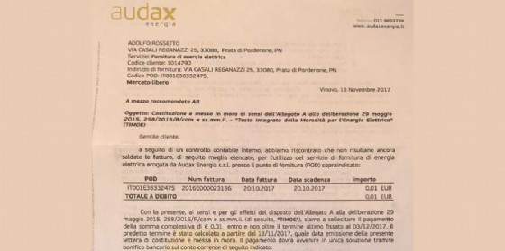 Bolletta da un centesimo, «paga o stacchiamo la corrente» (© ANSA) Bolletta da un centesimo, «paga o stacchiamo la corrente» (© ANSA)