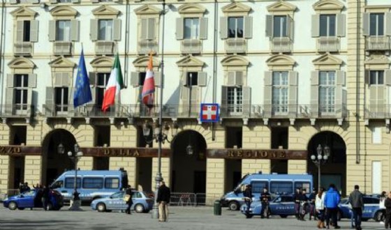 La Regione in piazza Castello (© ANSA)