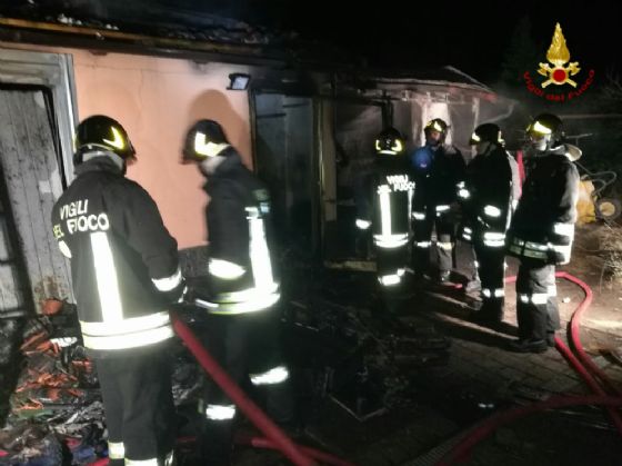 Altro momento dell'intervento dei vigili del fuoco