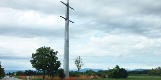 La proposta: un concorso d’idee per dipingere i 150 sostegni dell’elettrodotto Redipuglia-Udine