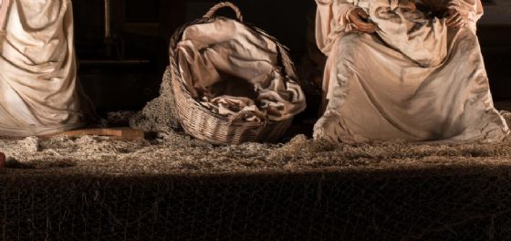 Gesù rappresentato sul un barcone: è polemica per il presepe di via Gemona (© Adobe Stock) Gesù rappresentato sul un barcone: è polemica per il presepe di via Gemona (© Adobe Stock)