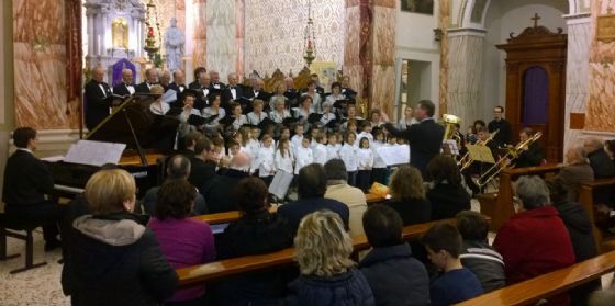 Il "Natale a Pordenone" con gli auguri in biblioteca e due concerti