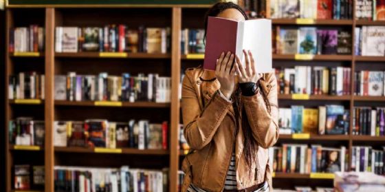 'La viaggiatrice di Natale', lettura scenica in biblioteca a Pordenone (© Shutterstock.com) 'La viaggiatrice di Natale', lettura scenica in biblioteca a Pordenone (© Shutterstock.com)
