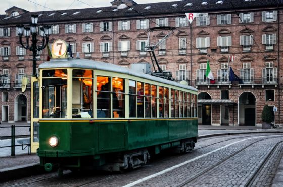 Capodanno a Torino, jazz in tram e brindisi alla Galleria Umberto I