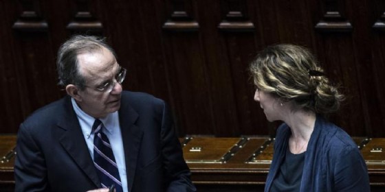 Pa: firmato accordo, aumento 85 euro