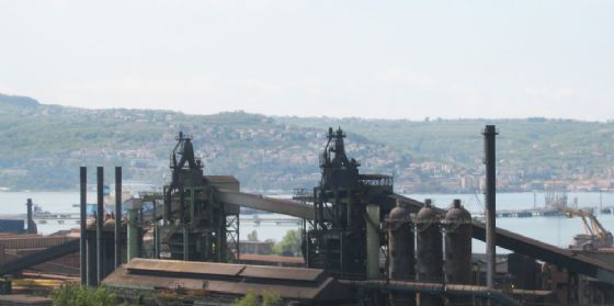 Ambiente: Arpa, installato fonometro vicino alla Ferriera di Servola (© Diario di Ts) Ambiente: Arpa, installato fonometro vicino alla Ferriera di Servola (© Diario di Ts)