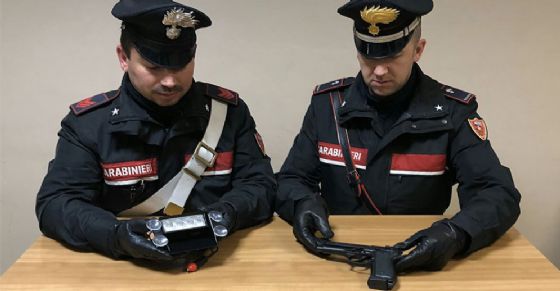 Il lampeggiante e la scacciacani sequestrati