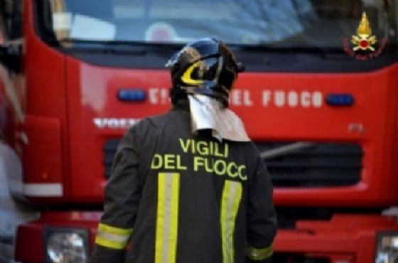 Vigili del fuoco in azione (© Diario di Biella) Vigili del fuoco in azione (© Diario di Biella)