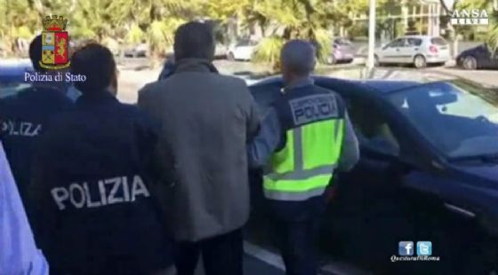 Un fermo immagine dell'arresto di Fausto Pellegrinetti boss della nuova banda della Magliana