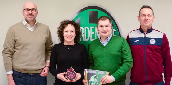 Il direttore generale del Pordenone Adriano Toniolo, la presidente del Palma Michela Cafazzo, il responsabile del Settore giovanile neroverde Denis Fiorin, il responsabile tecnico del Palma Armando Marson (© Pordenone Calcio) Il direttore generale del Pordenone Adriano Toniolo, la presidente del Palma Michela Cafazzo, il responsabile del Settore giovanile neroverde Denis Fiorin, il responsabile tecnico del Palma Armando Marson (© Pordenone Calcio)