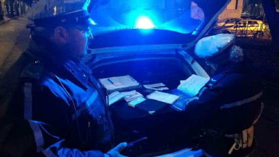 Controlli della polizia municipale (© Diario di Torino) Controlli della polizia municipale (© Diario di Torino)