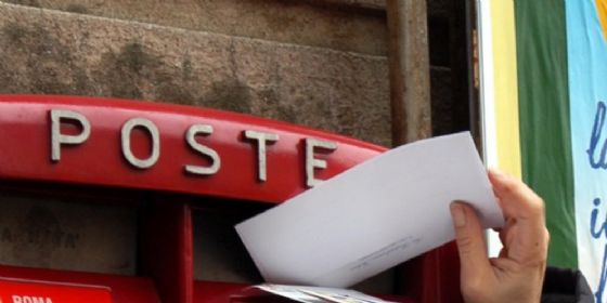 Postino infedele, trovati 6 quintali lettere non recapitate dal 2007 ad oggi Postino infedele, trovati 6 quintali lettere non recapitate dal 2007 ad oggi