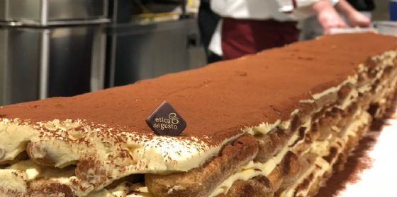 Al Tiare Shopping i 150 metri più dolci del mondo