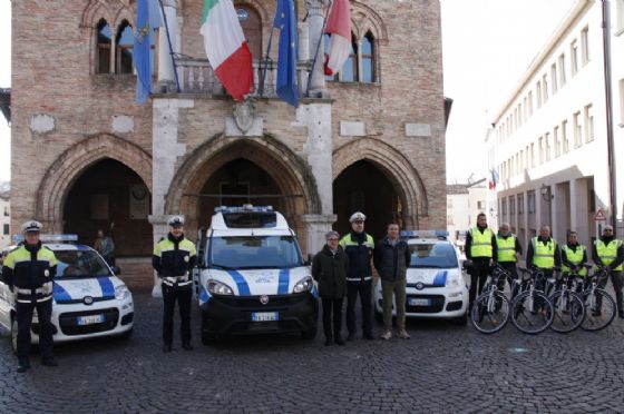Potenziato il parco mezzi del Corpo di Polizia intercomunale di Pordenone e Roveredo in Piano (© Comune di Pordenone) Potenziato il parco mezzi del Corpo di Polizia intercomunale di Pordenone e Roveredo in Piano (© Comune di Pordenone)