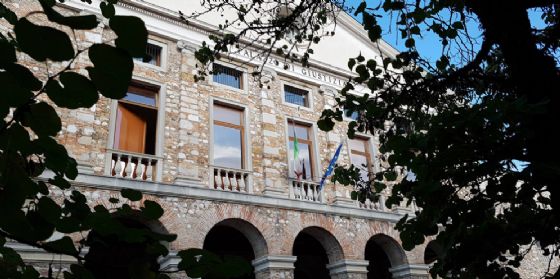 Scoprì il marito con l'amante e ferì il suocero: condannata a 4 anni