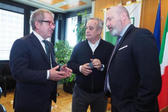 Autonomia, siglato accordo a Palazzo Chigi Autonomia, siglato accordo a Palazzo Chigi